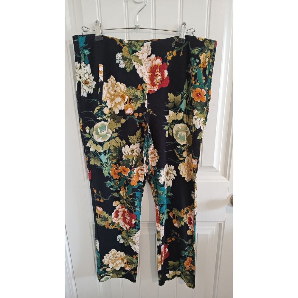 Women Size tag (2) US 12 Chico's Floral Rayon Nylon Blend Pull On Pants Lounge